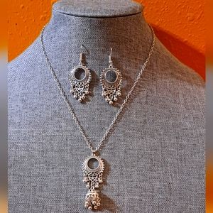 NEW 3 piece Ball and Tassel jewelry set